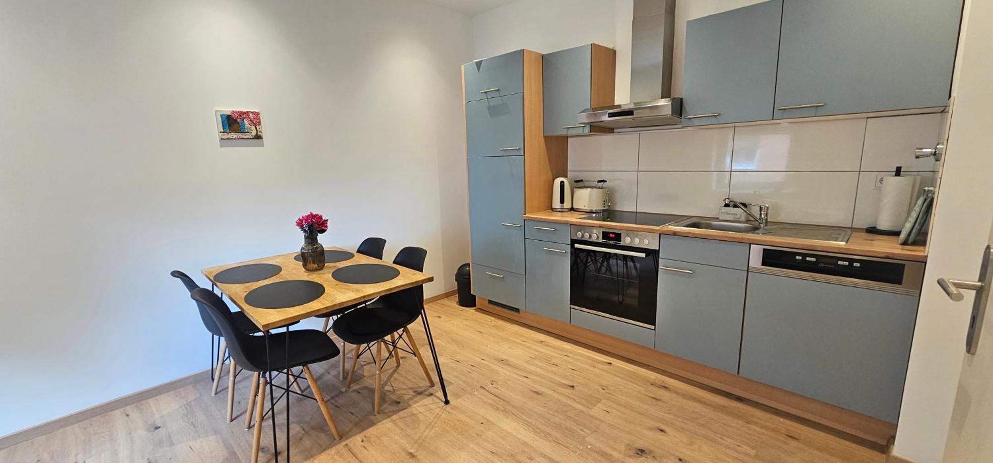 Dimi Living - Mit Kueche & Max 4 Personen * Oberhausen (North Rhine-Westphalia)